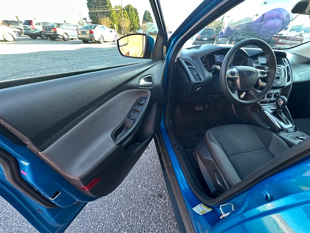 2014 Ford Focus SE photo