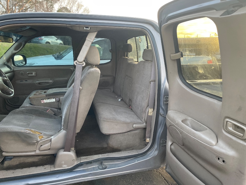 2002 Toyota Tundra Limited V8 photo