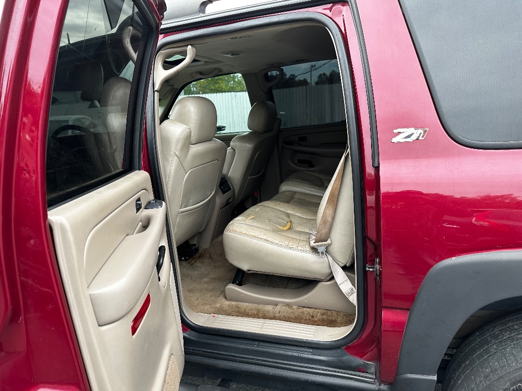 2004 Chevrolet Suburban 1500 Z71 photo