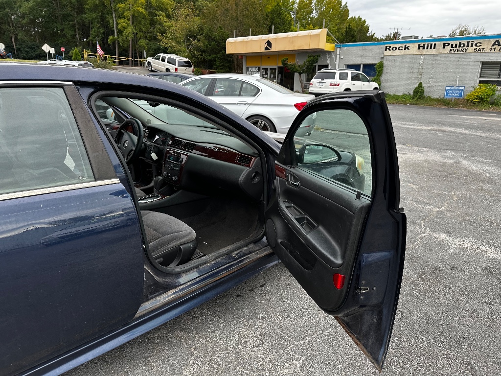 2010 Chevrolet Impala LT photo
