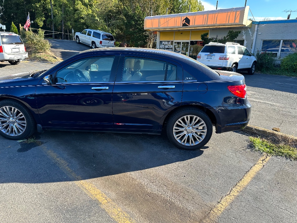 2013 Chrysler 200 Limited photo