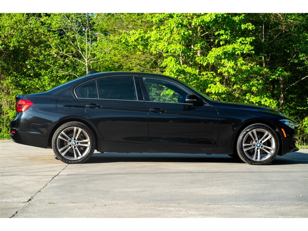2018 BMW 3-Series  photo