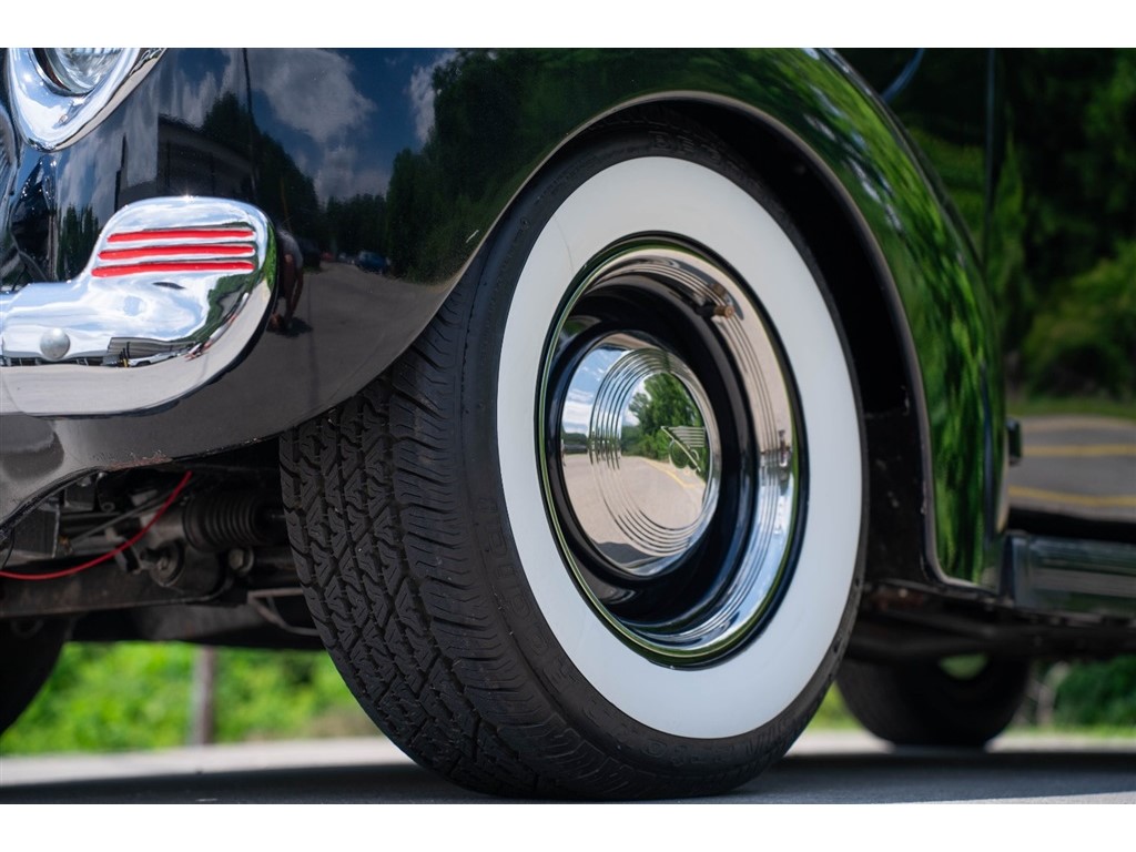 1940 Toyota Corolla L photo