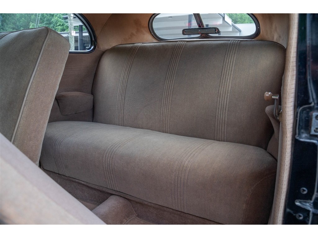 1940 Toyota Corolla L photo