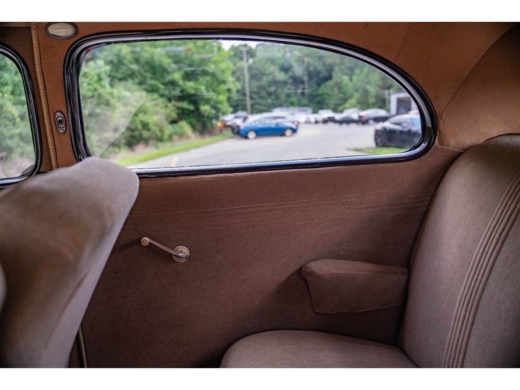 1940 Toyota Corolla L photo
