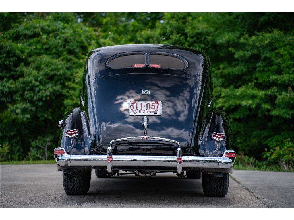 1940 Toyota Corolla L photo