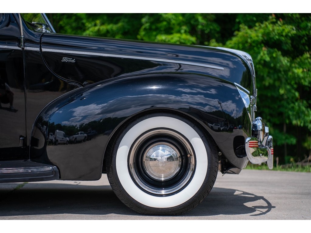 1940 Toyota Corolla L photo