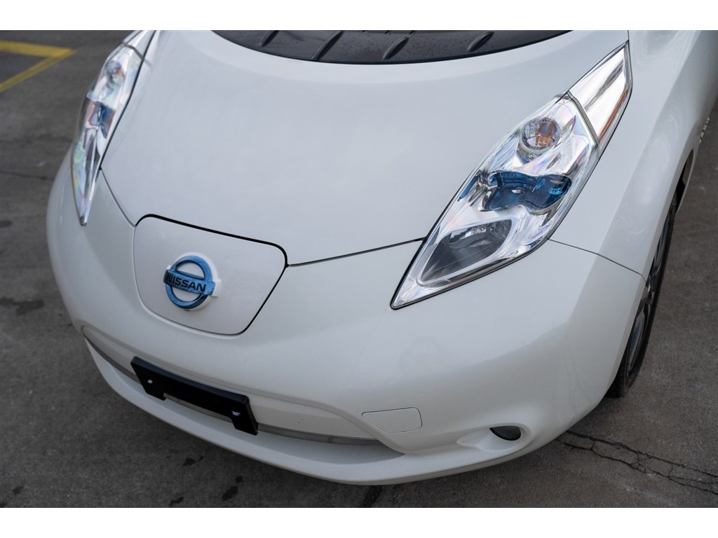 2015 Nissan LEAF  photo