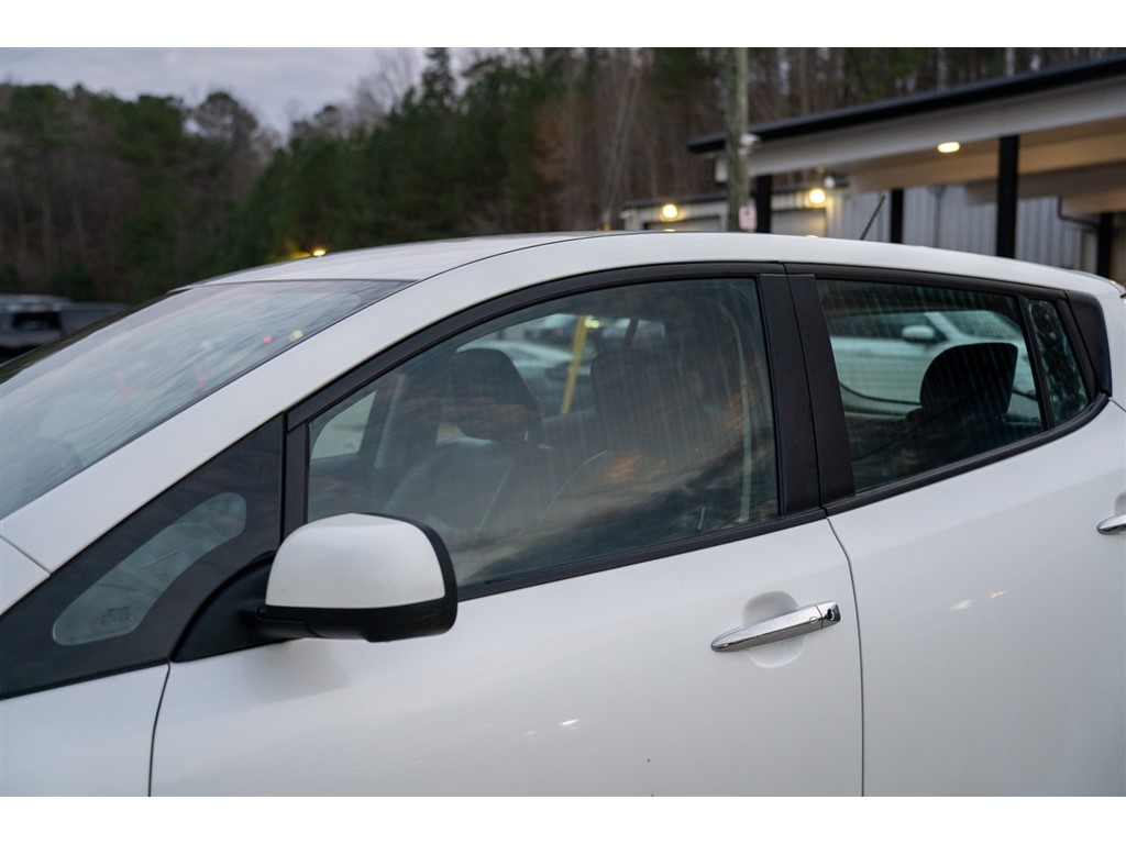 2015 Nissan LEAF  photo