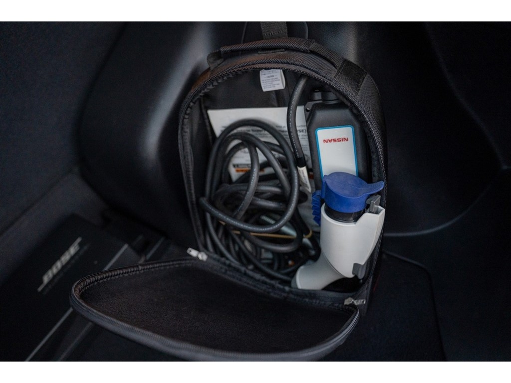 2015 Nissan LEAF  photo