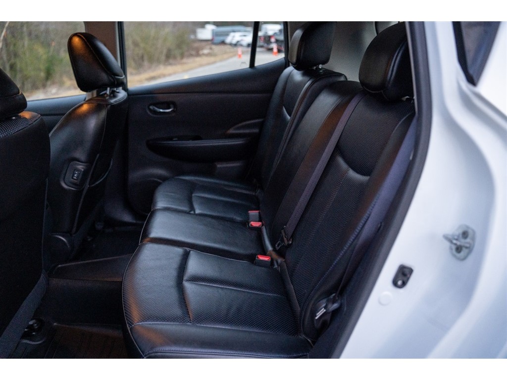2015 Nissan LEAF  photo