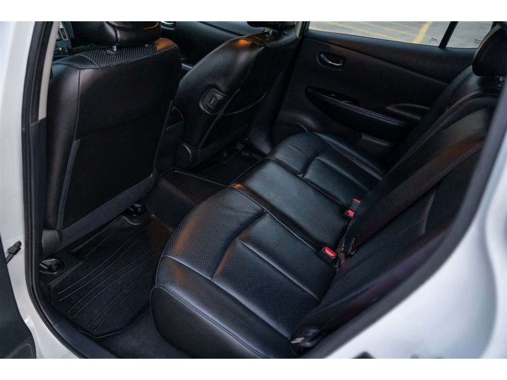 2015 Nissan LEAF  photo