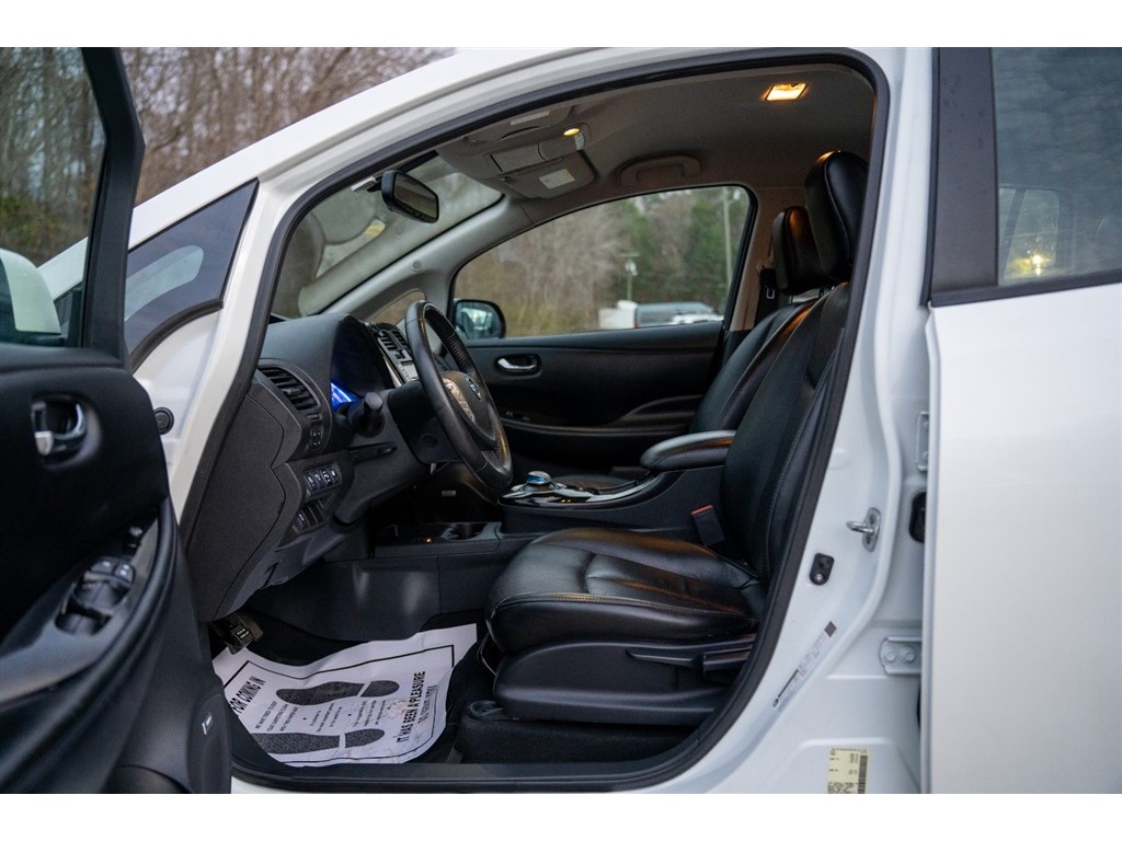 2015 Nissan LEAF  photo