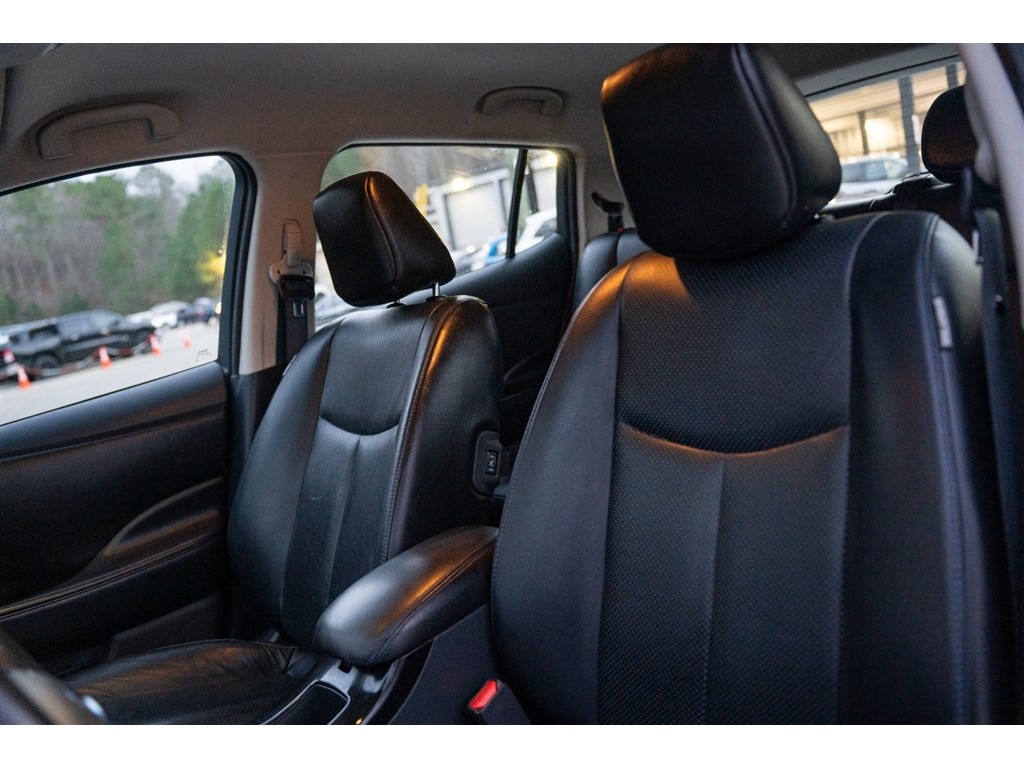 2015 Nissan LEAF  photo