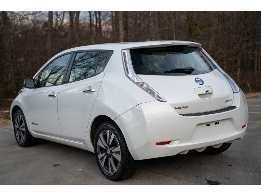 2015 Nissan LEAF  photo