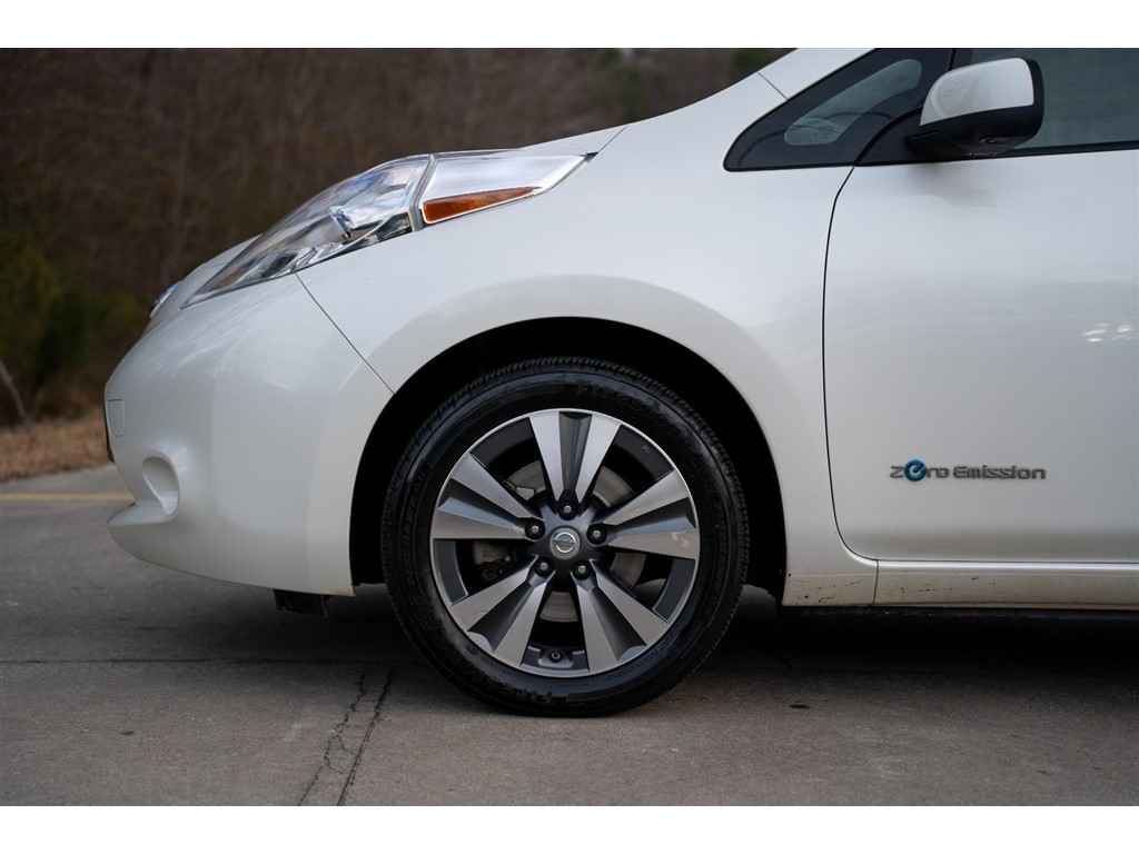 2015 Nissan LEAF  photo