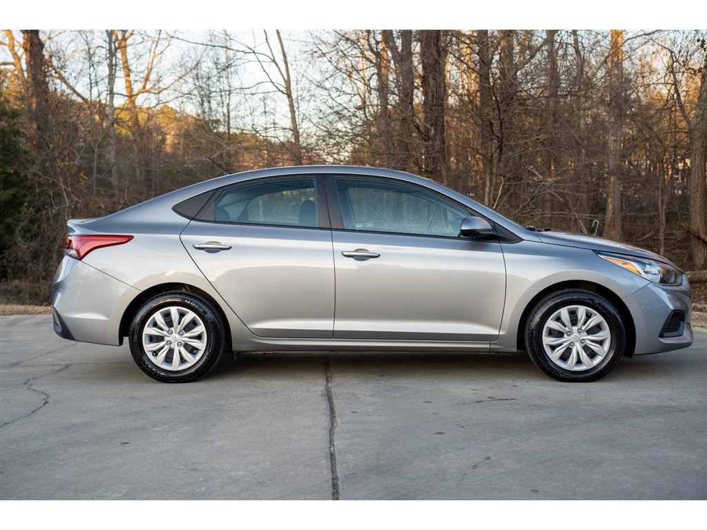 2021 Hyundai Accent SE  photo