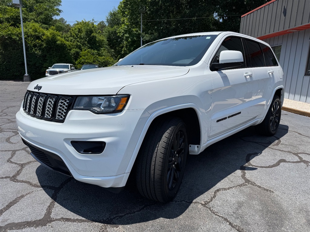 2019 Jeep Cherokee Altitude photo 2
