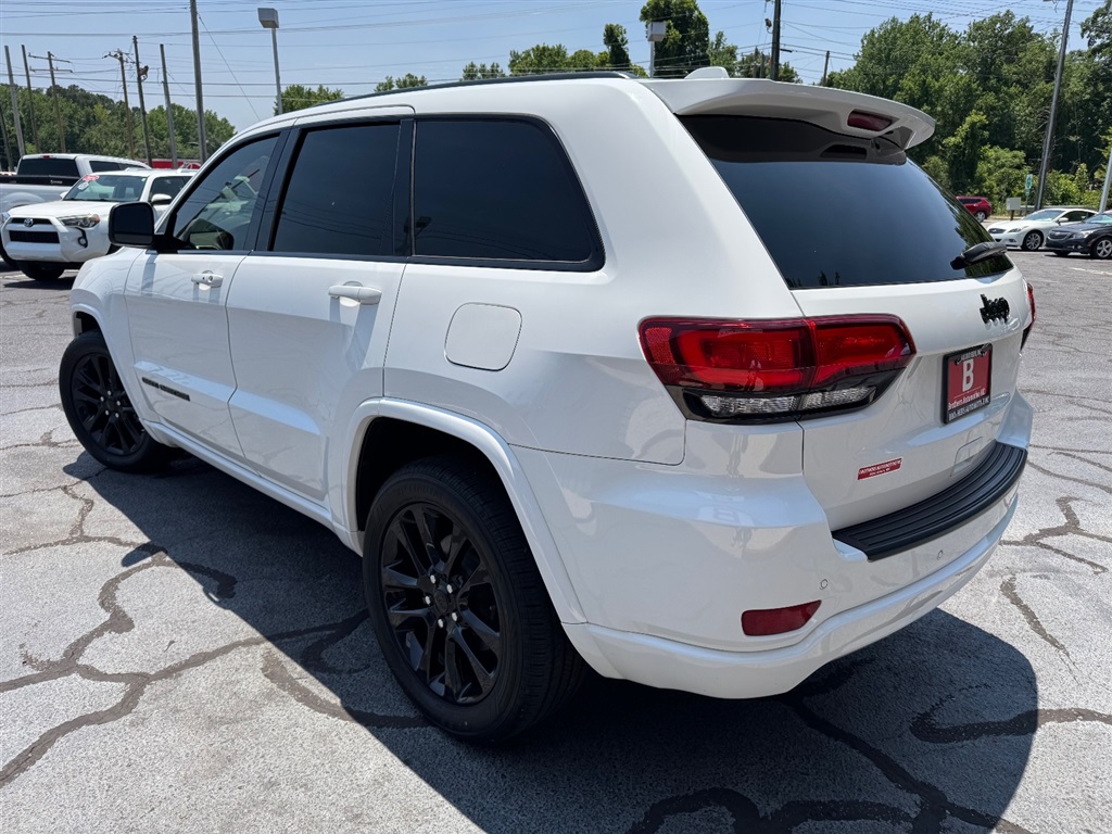 2019 Jeep Cherokee Altitude photo 3