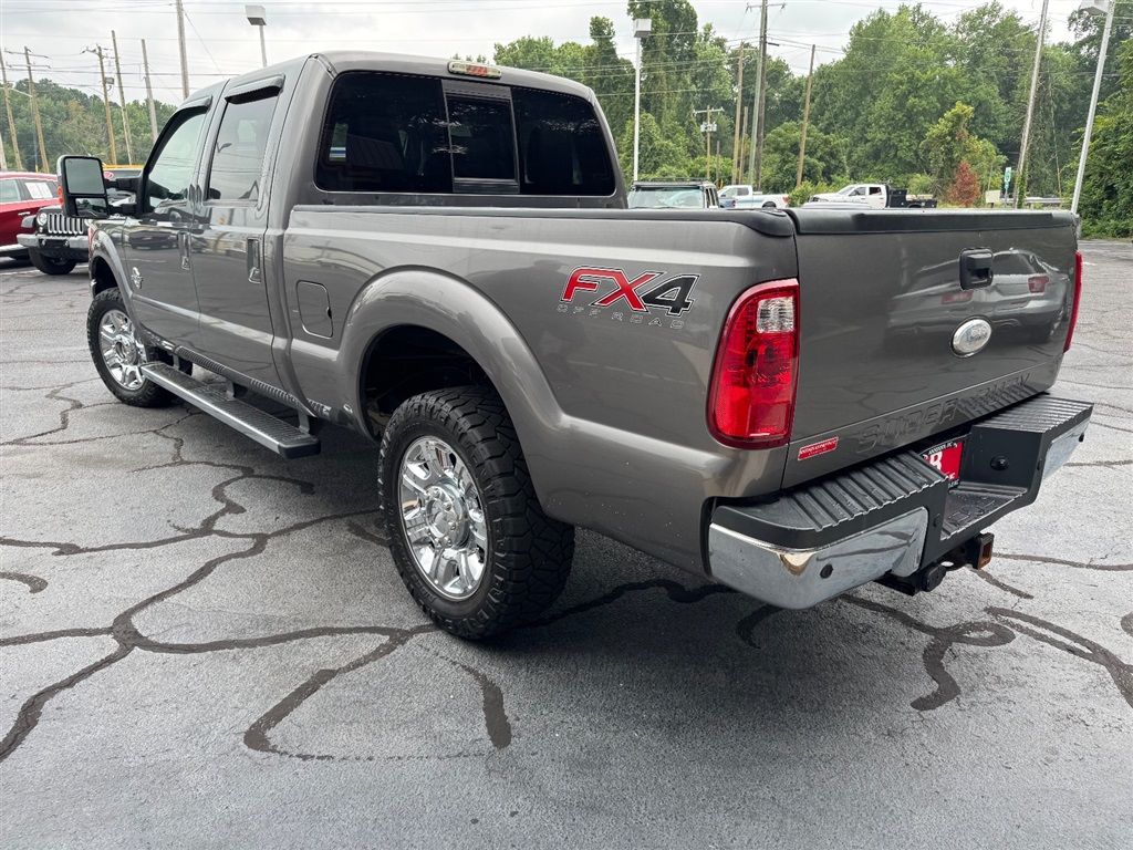 2012 Ford F-250 Lariat photo 3