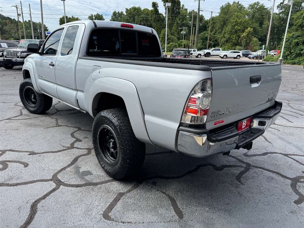 2011 Toyota Tacoma Access Cab V6 4x4 photo 4