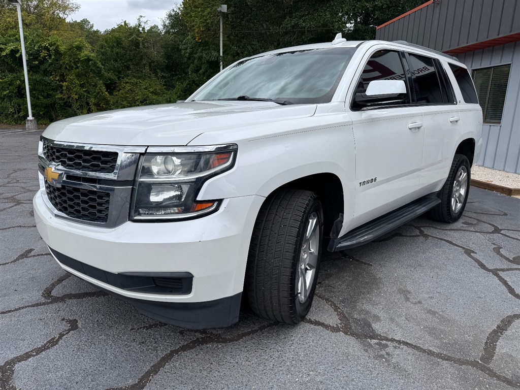 2018 Chevrolet Tahoe LT photo 2