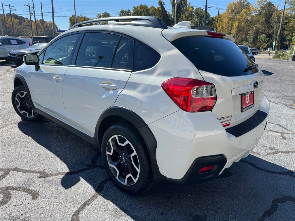 2016 Subaru Crosstrek 2.0i Limited photo 3