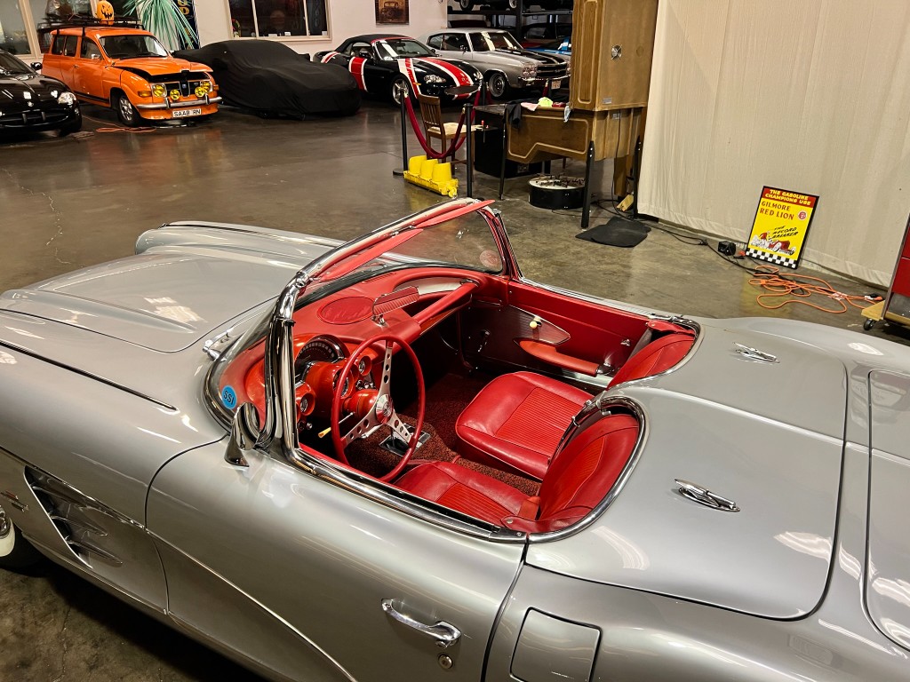 1961 Chevrolet Corvette Roadster 21