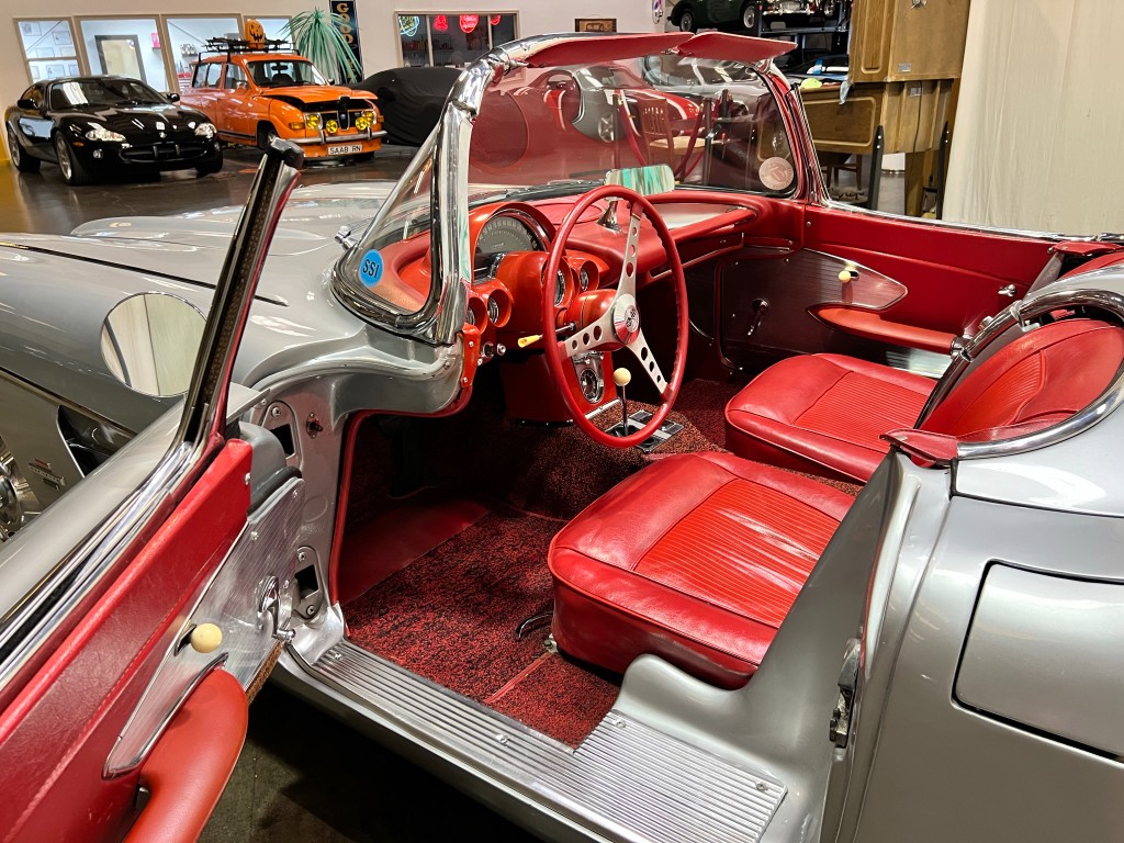 1961 Chevrolet Corvette Roadster 56