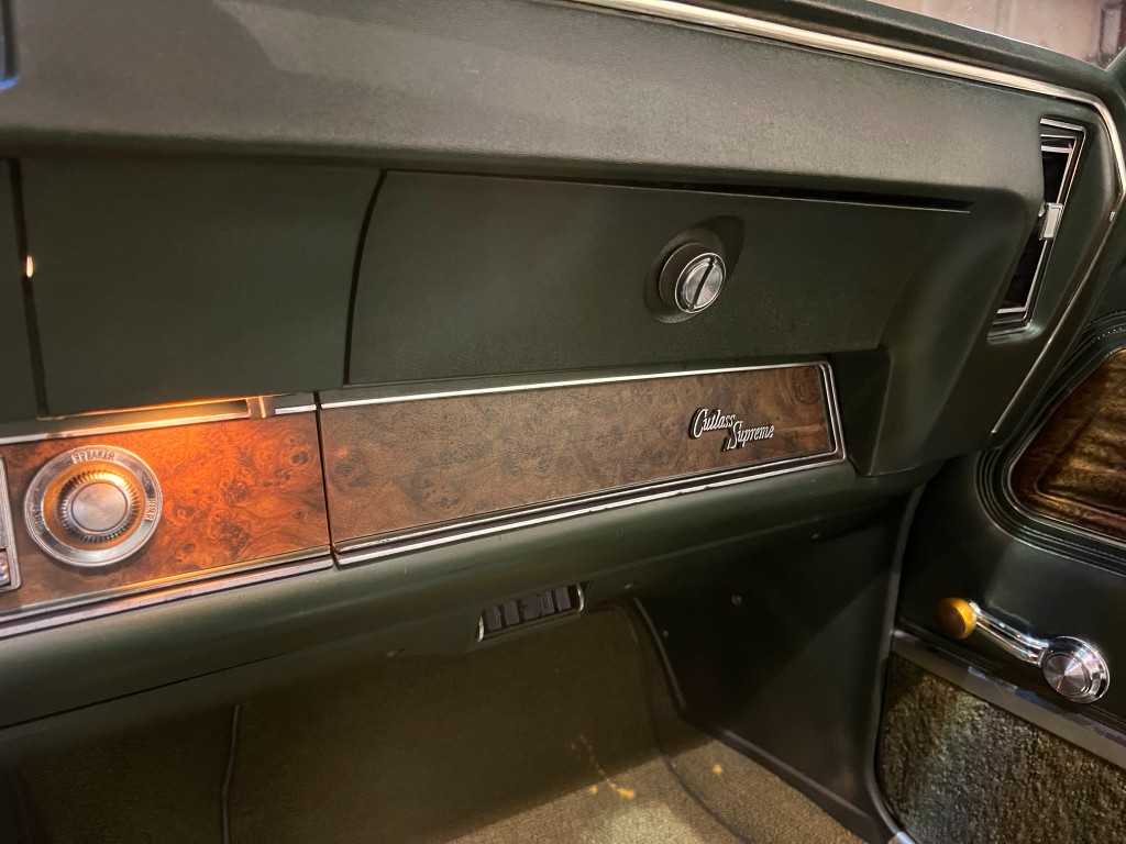 1970 Oldsmobile Cutlass Supreme Convertible 77