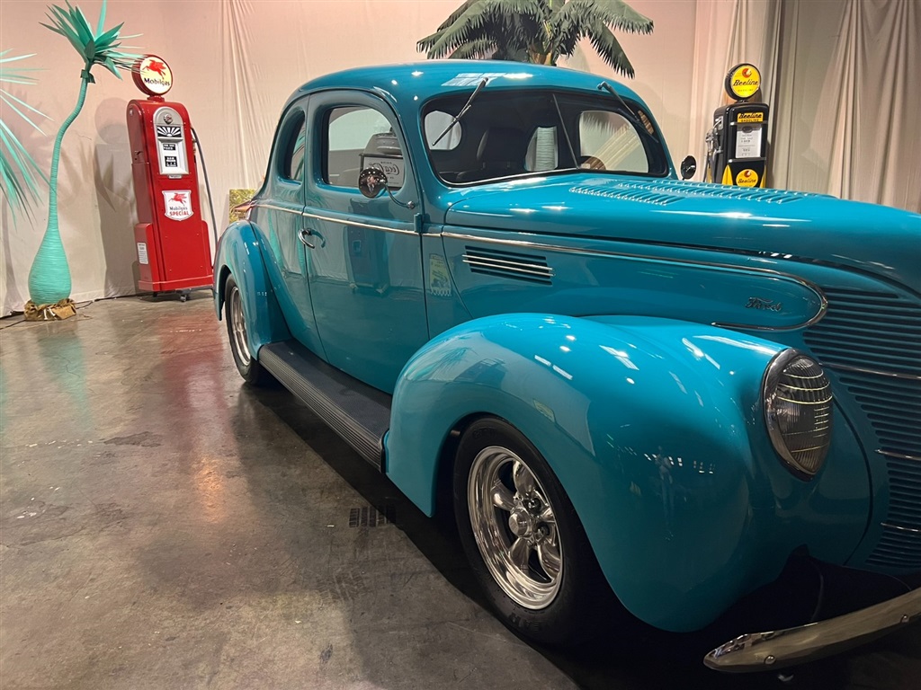 1939 Ford 5 Window Coupe 4