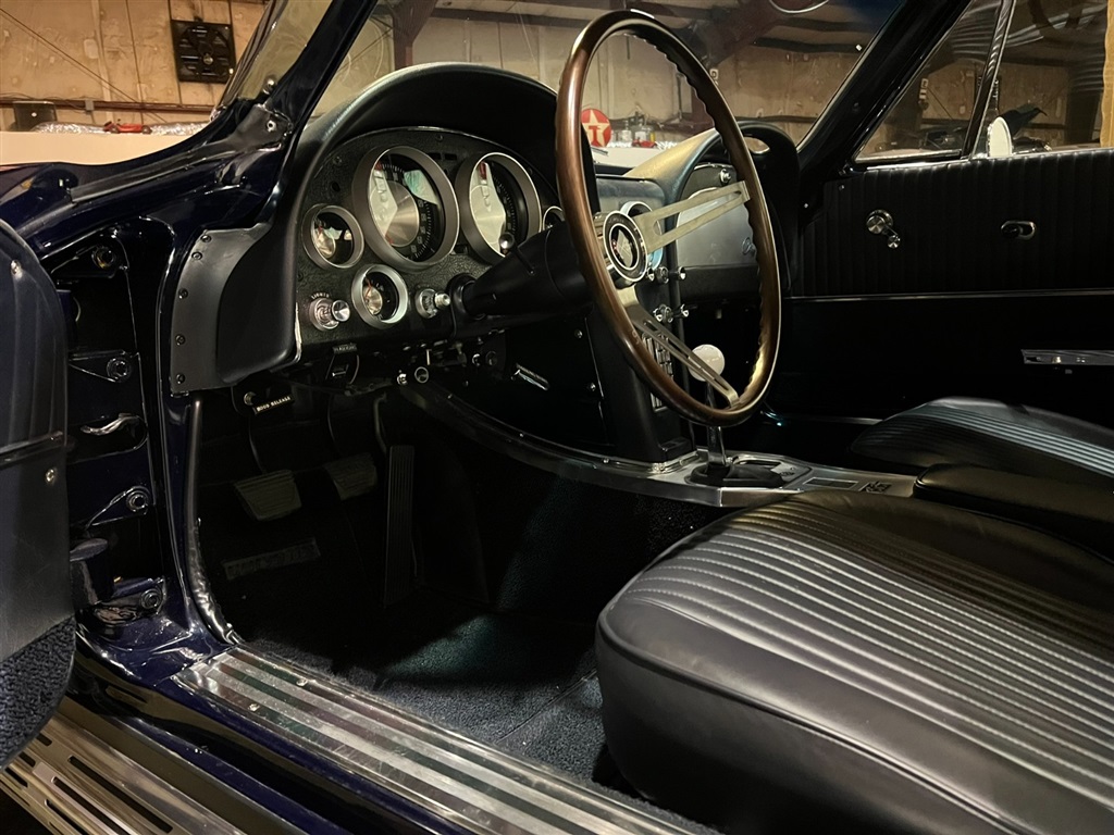 1963 Chevrolet Corvette Split Window Coupe 84