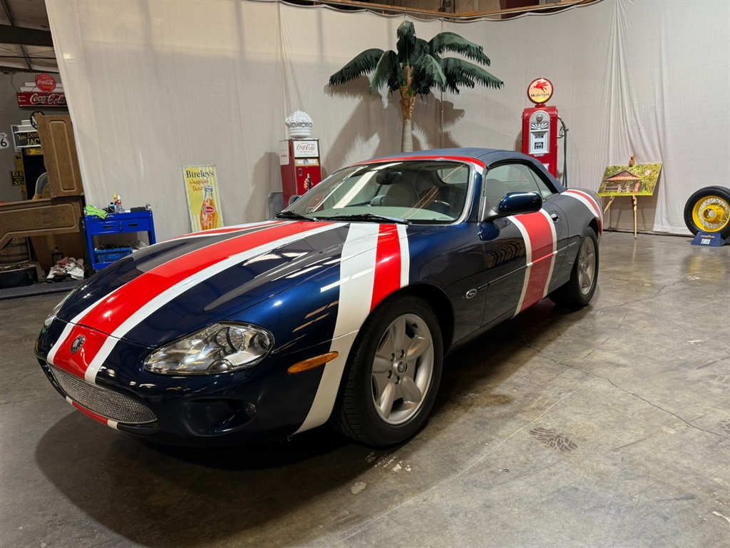 1998 Jaguar XK8 Convertible 10