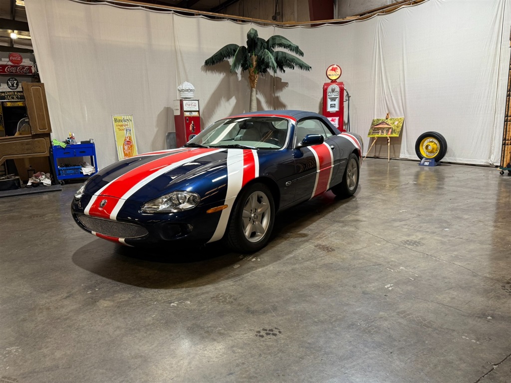 1998 Jaguar XK8 Convertible 11
