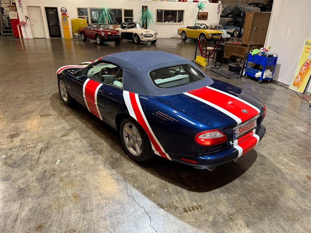 1998 Jaguar XK8 Convertible 17