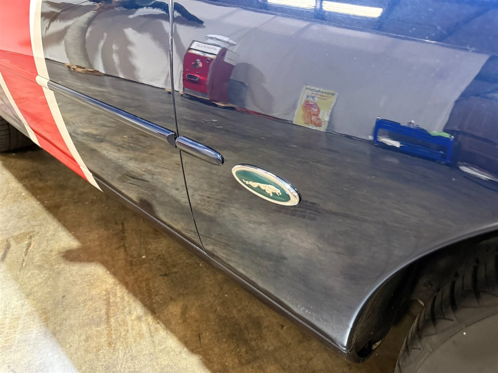 1998 Jaguar XK8 Convertible 30