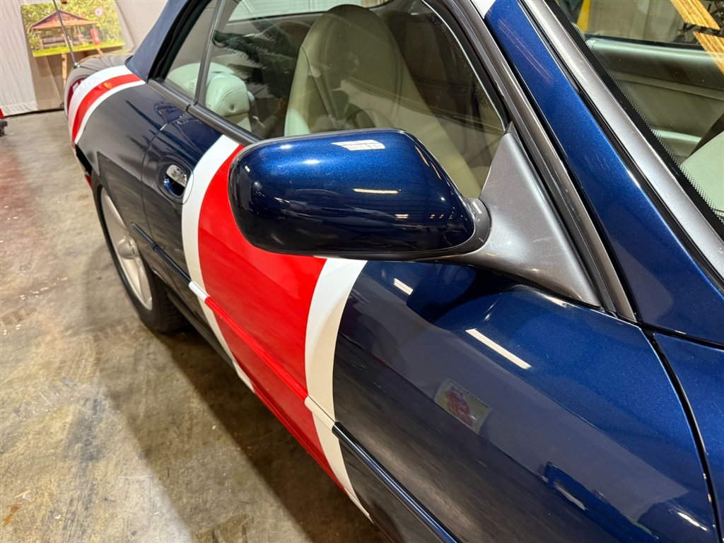 1998 Jaguar XK8 Convertible 32