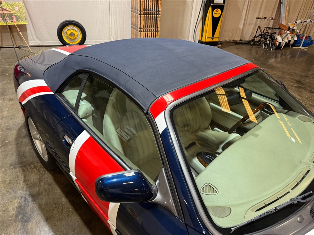 1998 Jaguar XK8 Convertible 33