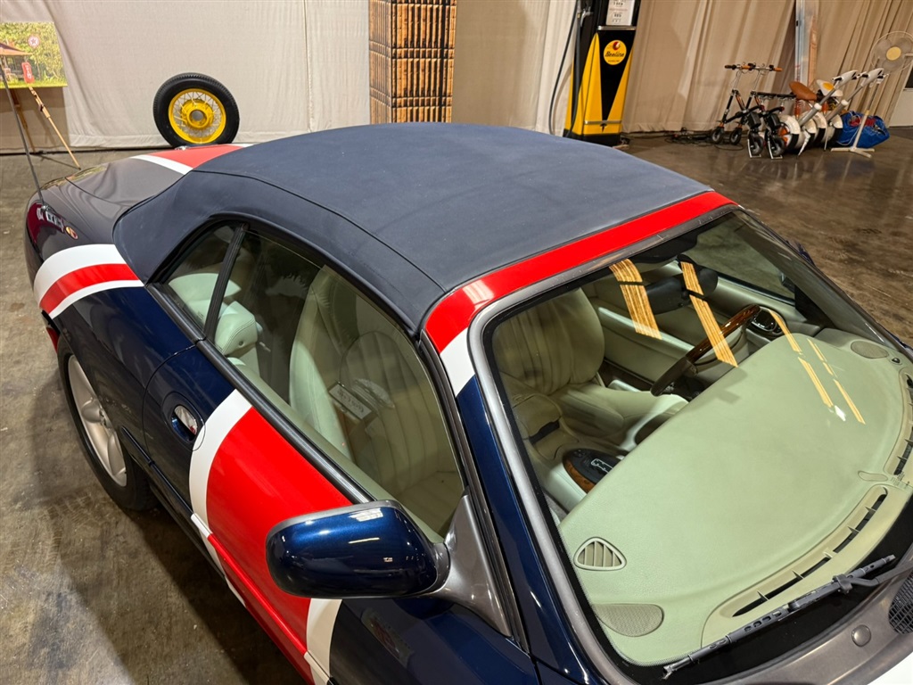 1998 Jaguar XK8 Convertible 34