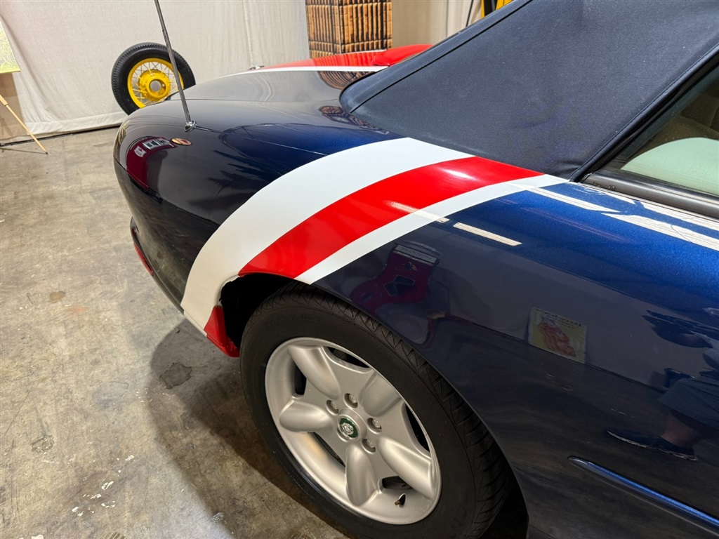 1998 Jaguar XK8 Convertible 36