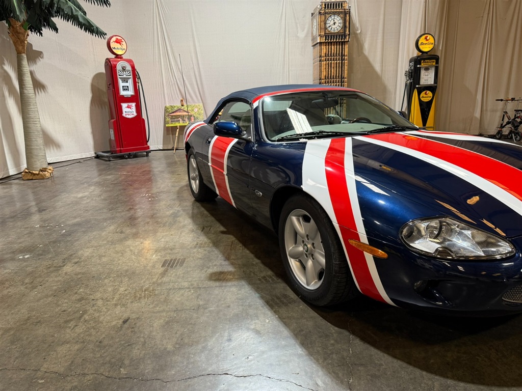 1998 Jaguar XK8 Convertible 4