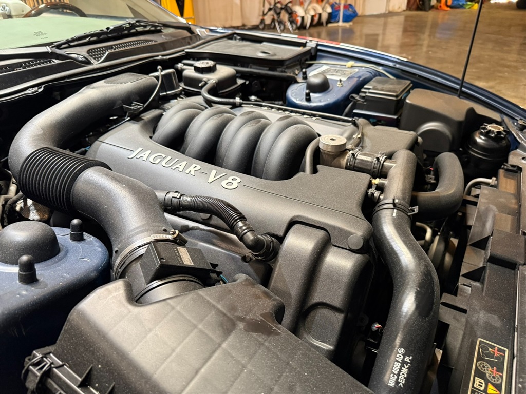 1998 Jaguar XK8 Convertible 55