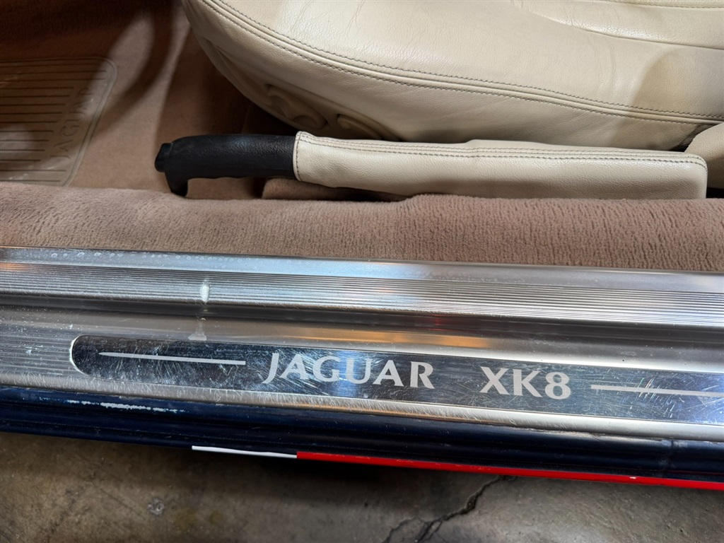 1998 Jaguar XK8 Convertible 62