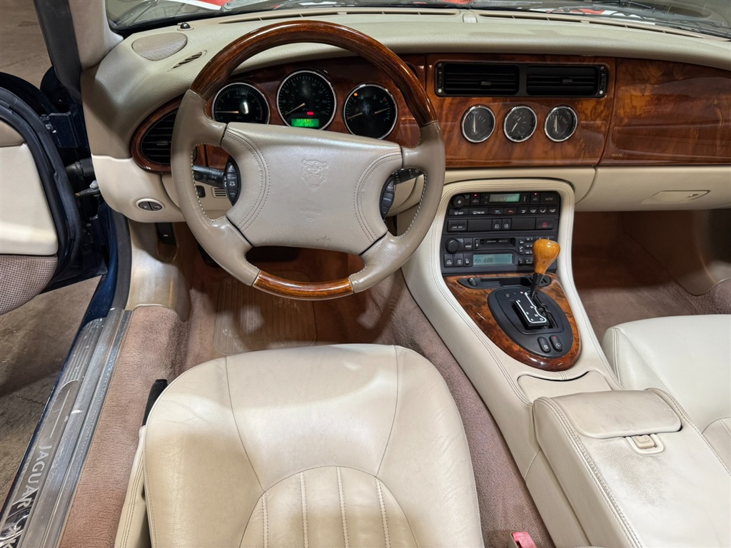 1998 Jaguar XK8 Convertible 69