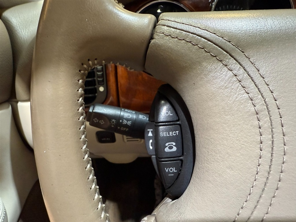 1998 Jaguar XK8 Convertible 78