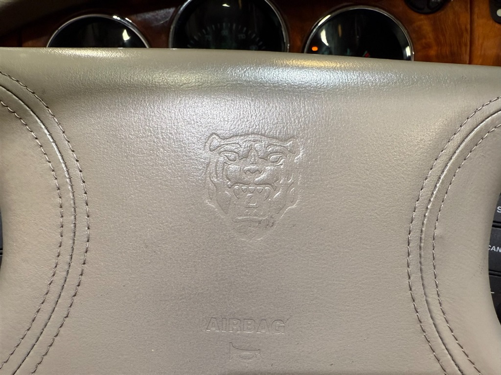 1998 Jaguar XK8 Convertible 80