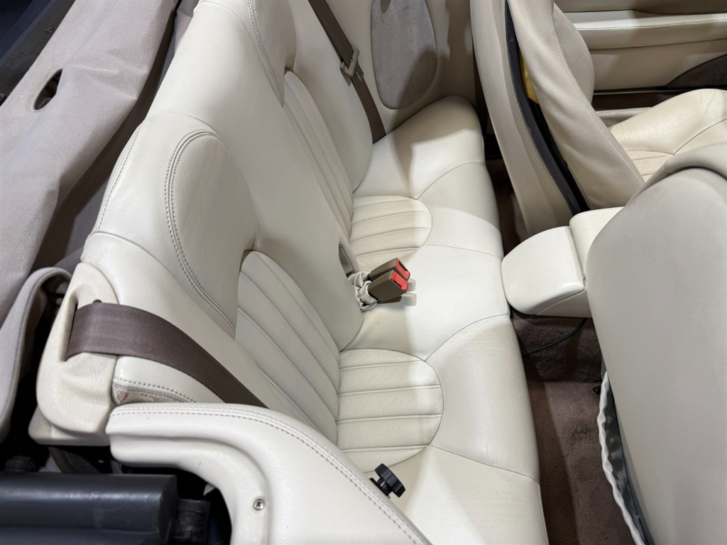 1998 Jaguar XK8 Convertible 85