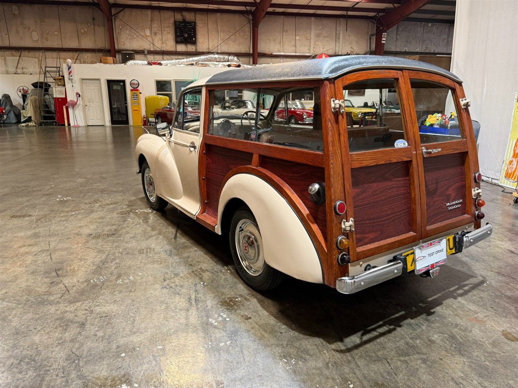 1971 Morris Minor 1000 Traveler 15