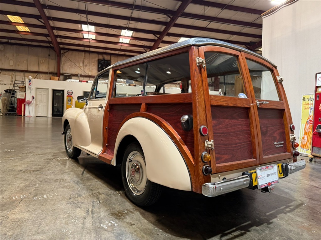 1971 Morris Minor 1000 Traveler 16