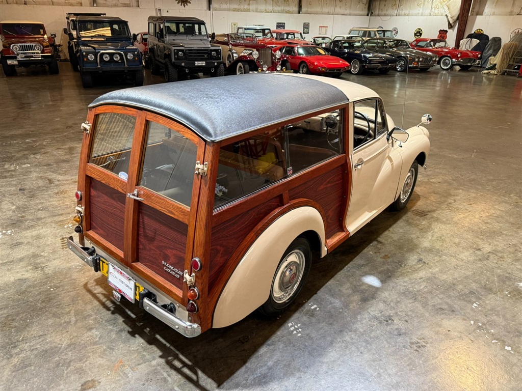 1971 Morris Minor 1000 Traveler 25